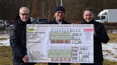 Freuen sich auf das Gesundheitszentrum in der Ansbacher Straße (von links): Heilsbronns Bürgermeister Dr. Jürgen Pfeiffer, Franz Winner von der gleichnamigen Baufirma und Landrat Dr. Jürgen Ludwig. (Foto: Florian Schwab)
