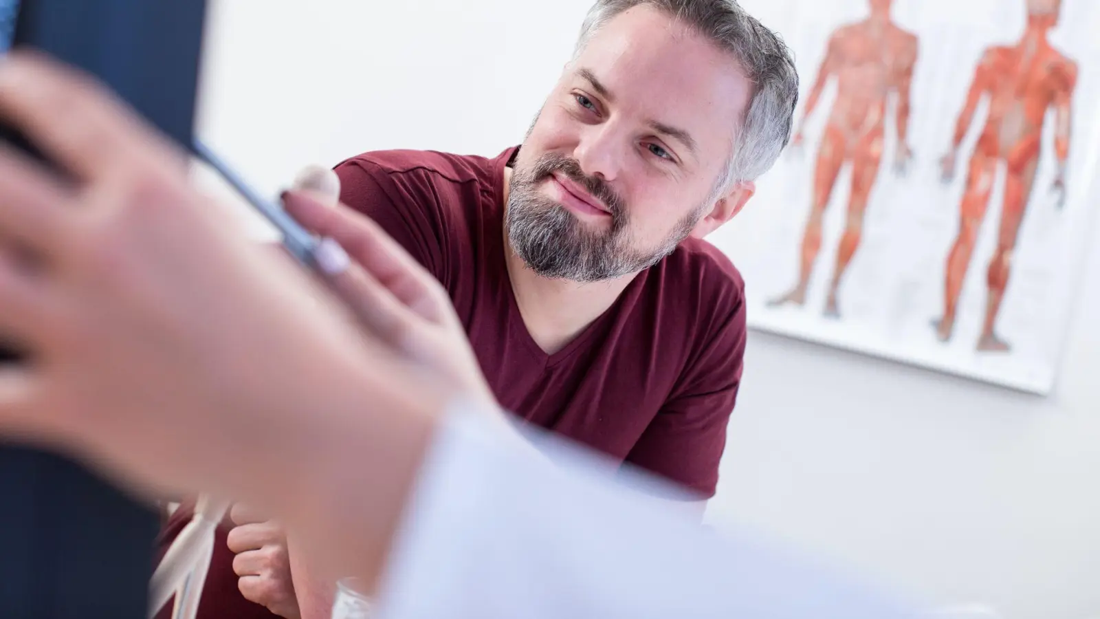 Eine Umfrage zeigt, dass viele Menschen nicht regelmäßig die Vorsorgeuntersuchungen wahrnehmen, die ihre Krankenkasse übernimmt. (Foto: Christin Klose/dpa-tmn)