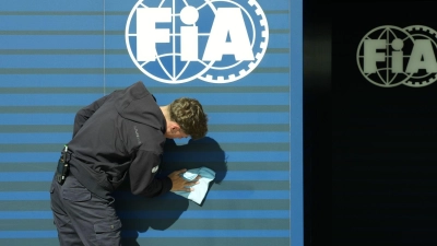 Die Macher der Formel 1 um den Weltverband Fia beraten über schnelle Änderungen am neuen Regelwerk. (Archivbild) (Foto: Eugene Hoshiko/AP/dpa)