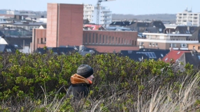 Die Nachfrage nach Wohnraum ist auf Sylt groß - im Schnitt kostet ein Quadratmeter Haus über  14.000 Euro. (Foto: Lea Sarah Albert/dpa)