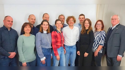 Bürgermeister Otmar Lorey (rechts) ist von seinem Bürgerblock erneut als Kandidat für den Chefsessel nominiert worden und führt auch die Liste der Ratskandidaten und -kandidatinnen an. (Foto: Marcus Rich)