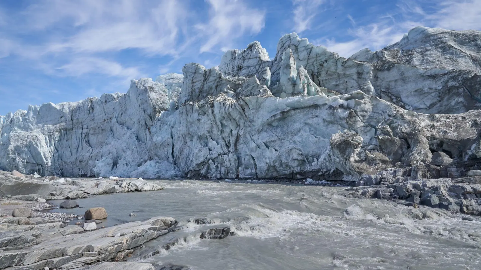 Die Kalbungsfront des Russell-Gletschers, Kangerlussuaq. (Foto: Sepp Kipfstuhl/Alfred-Wegener-Institut, Helmhol/dpa)