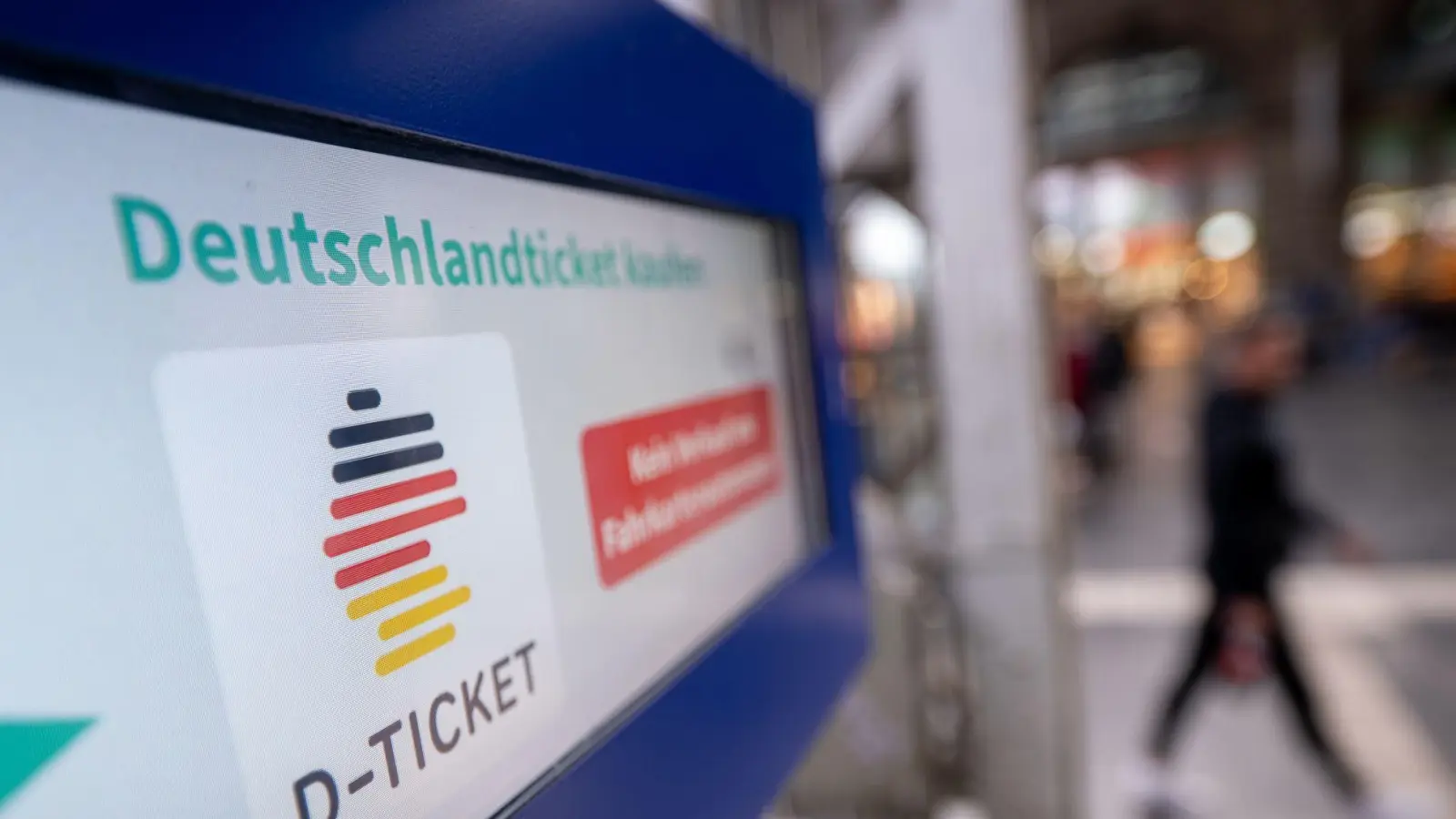 Die Verkehrsminister entscheiden heute über einen neuen Preis für das Deutschlandticket ab 2025. (Archivbild) (Foto: Sebastian Gollnow/dpa)