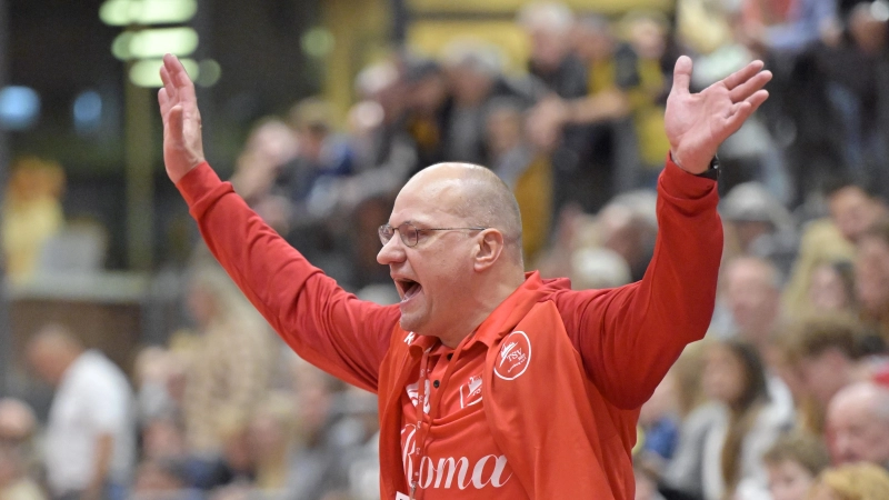 Der Rothenburger Trainer Valentin Akushka wünscht sich noch einen Rückraumspieler. (Foto: Martin Rügner)