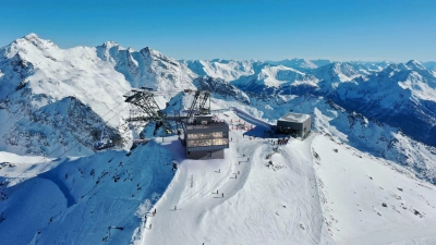 Neuer Erlebnisort in den 3 Vallées: Auf dem Gipfel der Cime de Caron eröffnet im Dezember 2024 Caron3200. (Foto: Val Thorens/Caron 3200/dpa-tmn)