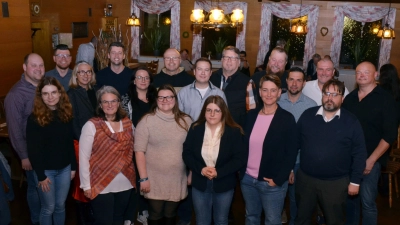 Die Liste der CSU und Freien Bürger steht für personelle Erneuerung. Aus der aktuellen Fraktion des Marktgemeinderats tritt allein Andrea Feghelm erneut an. Viele neue Gesichter möchten frischen Wind in die Kommunalpolitik bringen.  (Foto: Yvonne Neckermann)