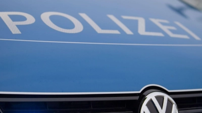 Der Täter ist laut Polizei weiterhin flüchtig. (Symbolbild) (Foto: Lino Mirgeler/dpa)