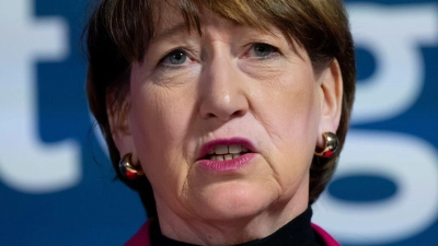 VDA-Chefin Hildegard Müller warnt vor weiteren Stellenverlagerungen der Autoindustrie ins Ausland. (Archivbild) (Foto: Sven Hoppe/dpa)