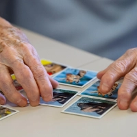 Die Zahl der Demenz-Patienten in Bayern steigt. Grund ist de demografische Wandel. (Symbolbild) (Foto: Sven Hoppe/dpa)