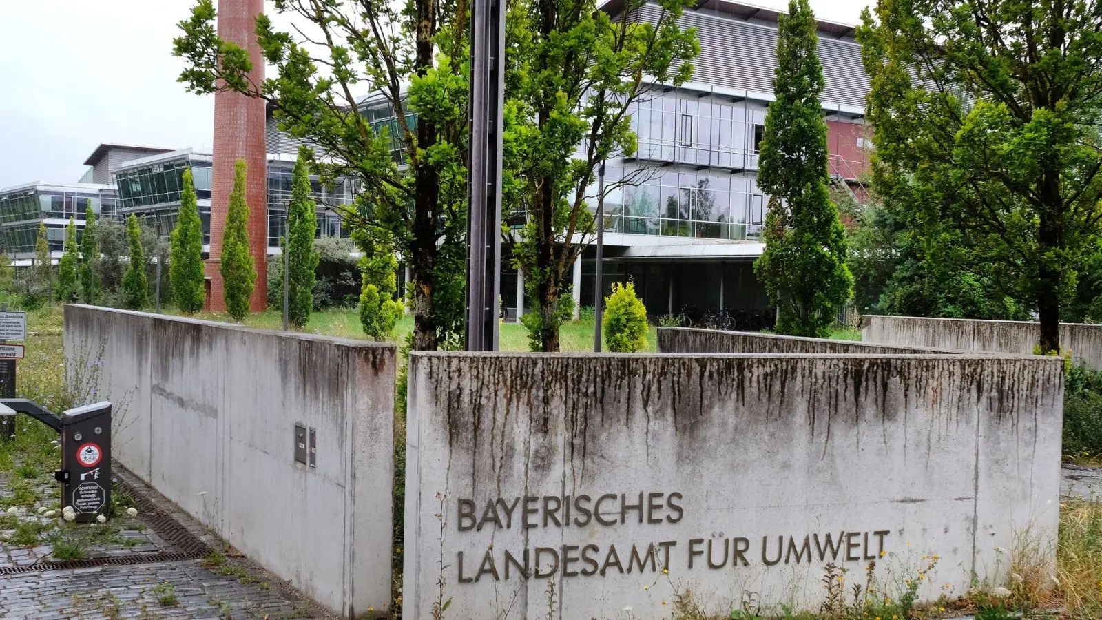 Das Bayerische Landesamt für Umwelt in Augsburg erhält eine neue Leitung. Mit Monika Kratzer leitet künftig erstmals eine Frau die zentrale Umweltfachbehörde des Freistaats. (Archivbild) (Foto: Ulf Vogler/dpa)