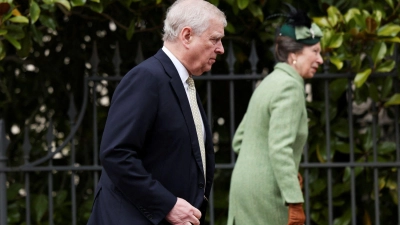 Prinz Andrew gilt wegen seiner Verwicklung in einen Missbrauchsskandal als schwarzes Schaf der Royal Family. (Archivbild). (Foto: Hollie Adams/PA Wire/dpa)