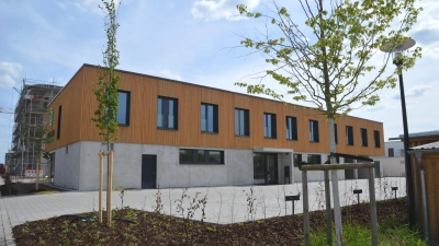 Einladend und mit Parkplätzen direkt vor der Türe präsentiert sich das neue Hotel. (Foto: Peter Tippl)