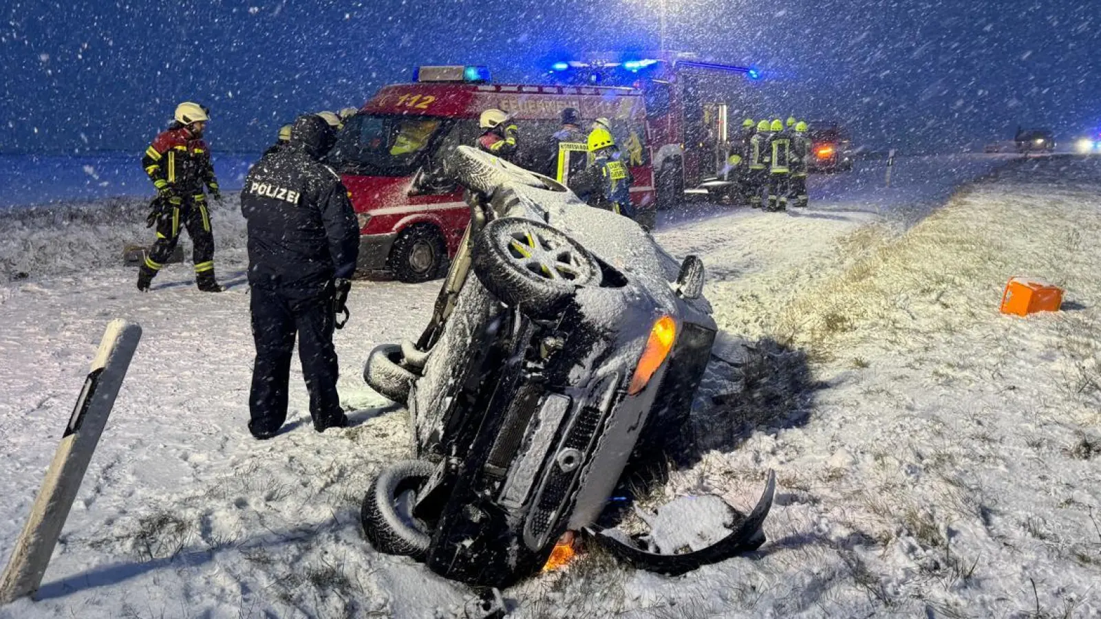 Nahe dem Gutenstettener Ortsteil Haag kam ein Auto von der Fahrbahn ab. (Foto: Feuerwehr Diespeck)