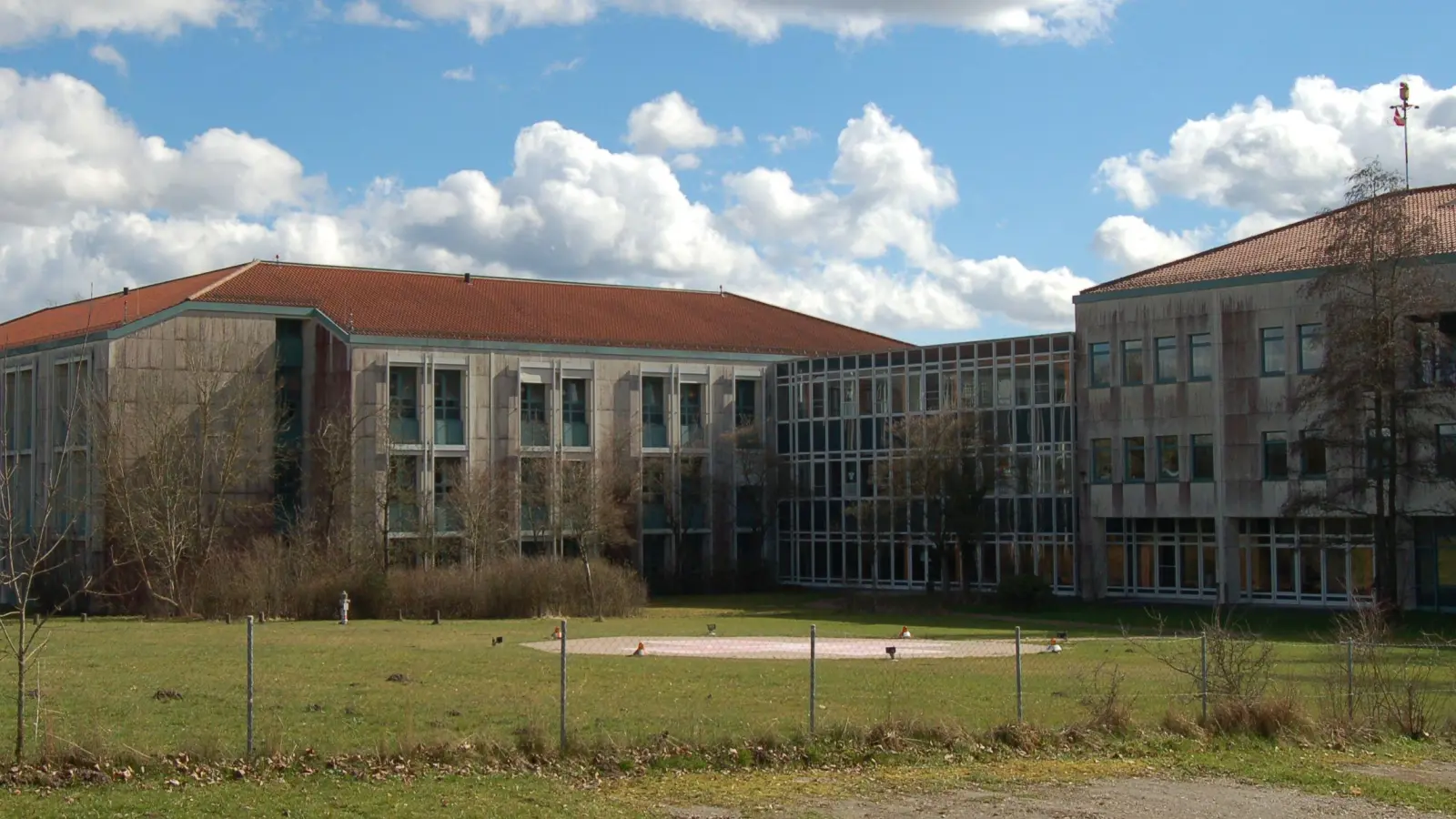 Die Tele Stroke Unit an der Klinik Dinkelsbühl muss nach Ansicht des bayerischen Gesundheitsministeriums nicht wegen der Vorgaben der Krankenhausreform geschlossen werden. (Archivfoto: Markus Weinzierl)