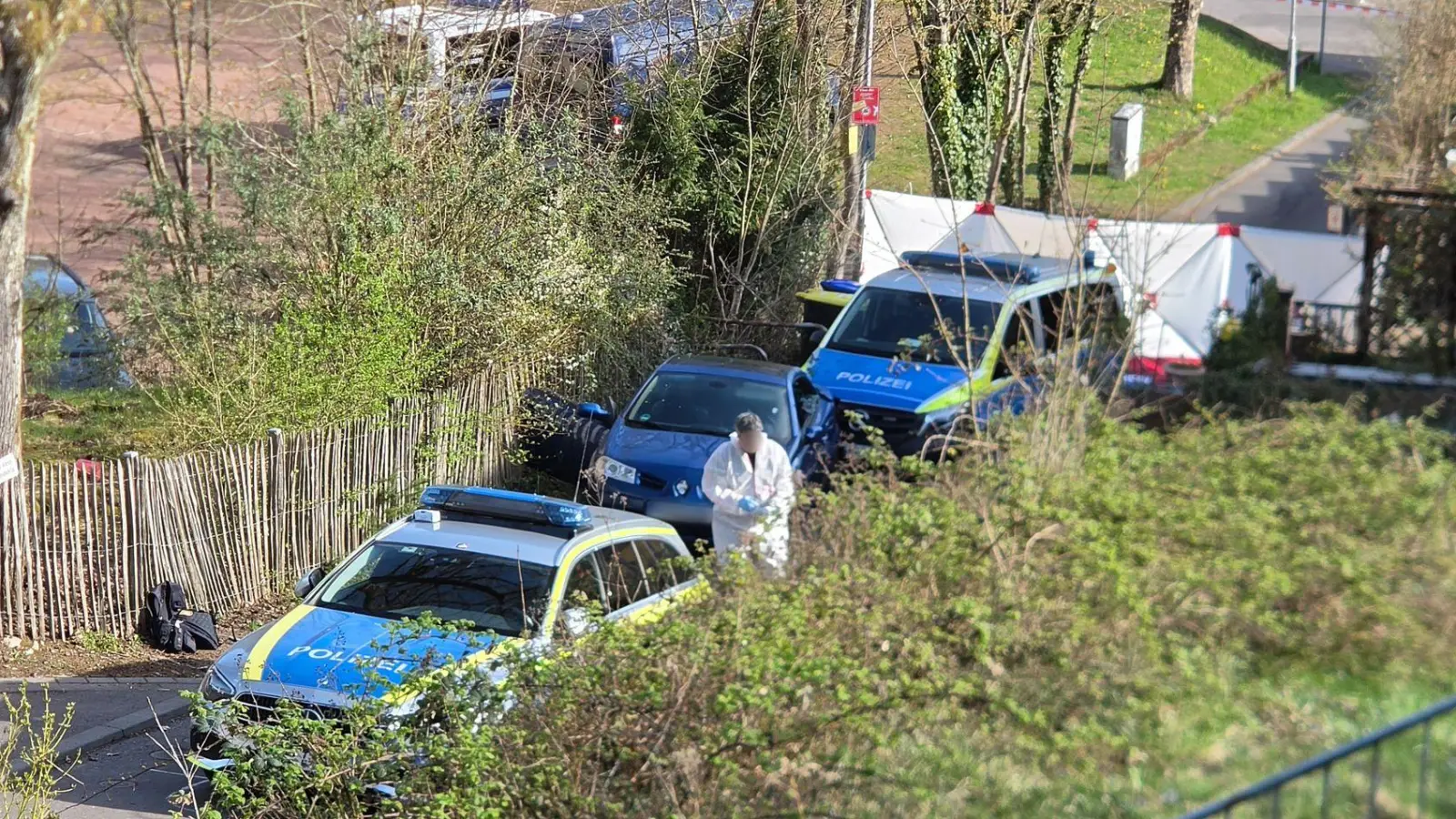 Die Sackgasse führt zu einer Treppe. (Foto: Kevin Schößler/dpa)