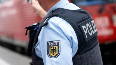 Die Bundespolizei ermittelt wegen des Verdachts des gefährlichen Eingriffs in den Bahnverkehr. (Symbolbild) (Foto: Sven Hoppe/dpa)