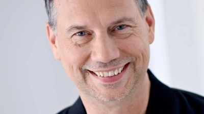 Mit „Der Nachbar“ erscheint nun der neue Psychothriller von Sebastian Fitzek.  (Foto: Britta Pedersen/dpa)