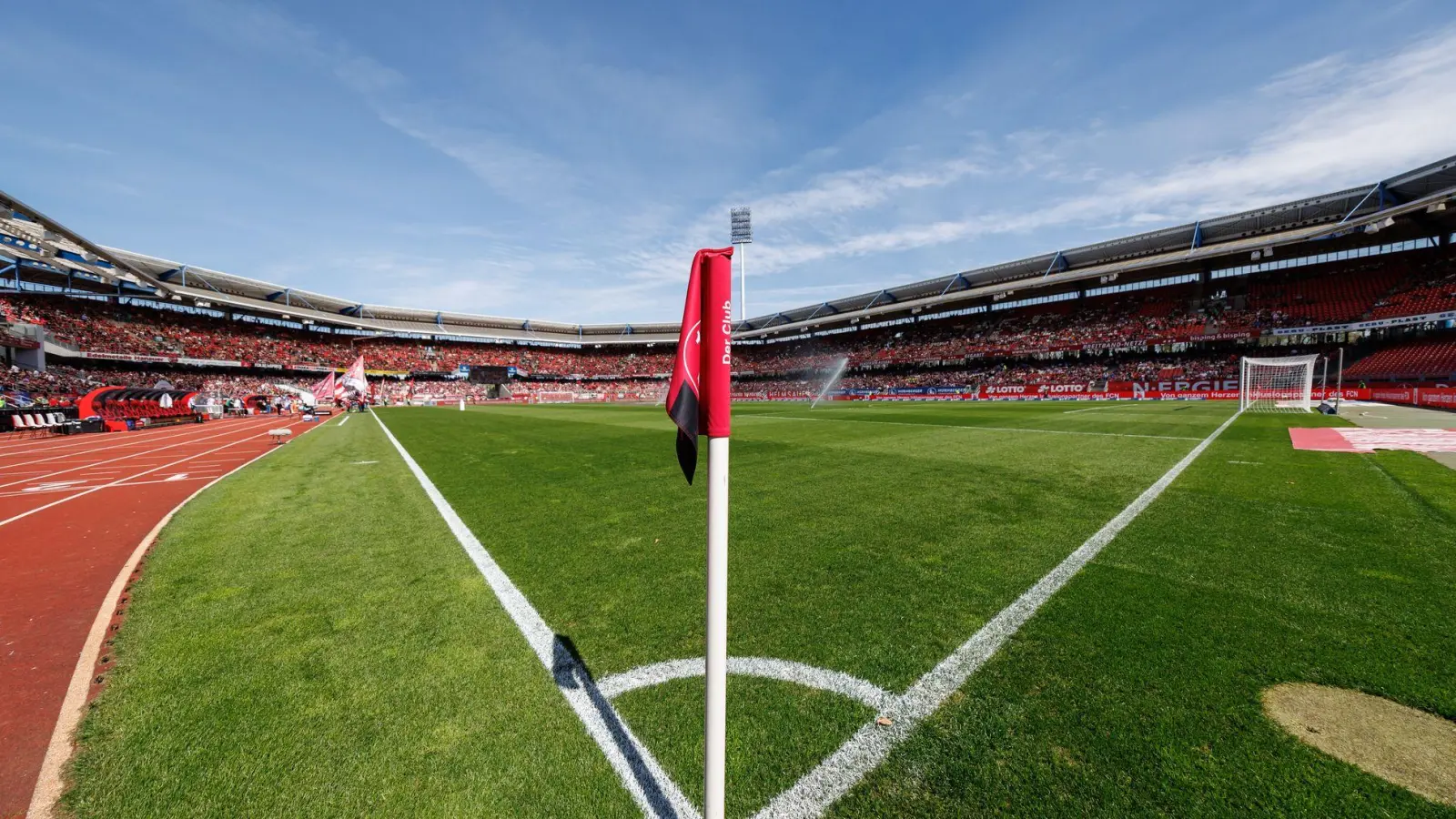 Die Frauen-Nationalmannschaft bestreitet ein WM-Qualifikationsspiel in Nürnberg. (Foto: Daniel Karmann/dpa)