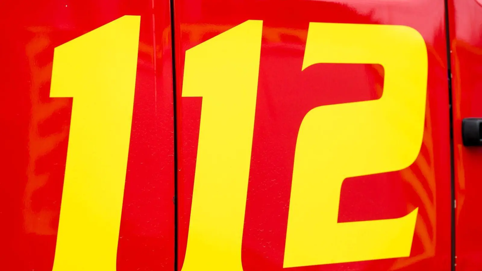 Der Notruf wurde gewählt. (Symbolbild) (Foto: Daniel Vogl/dpa)