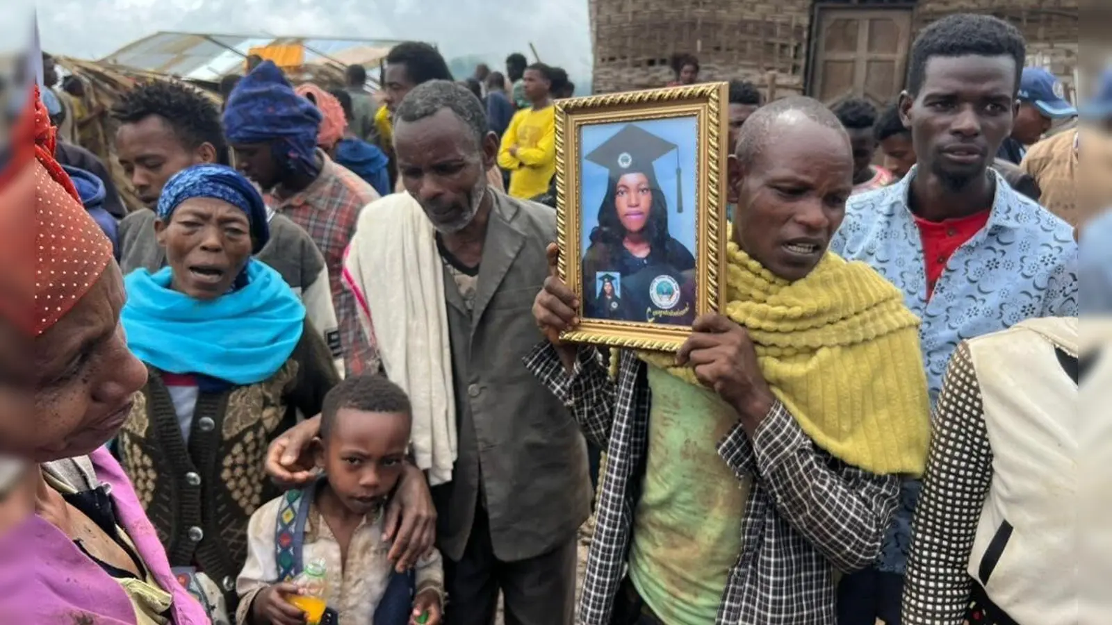 Laut dem Roten Kreuz sind Tausende Familien von dem Unglück betroffen.  (Foto: Samuel Getachew/dpa)