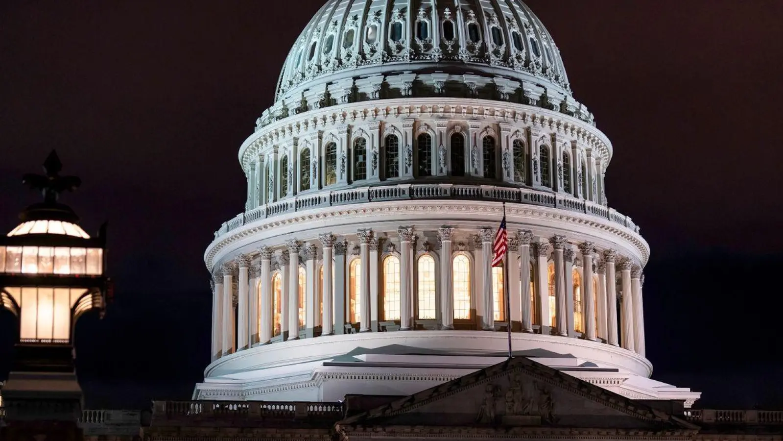 Das US-Kapitol in Washington: In den USA wurde ein Shutdown verhindert. (Foto: J. Scott Applewhite/AP/dpa)