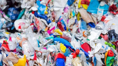 Steuerpflichtig sollen Kunststoffverpackungen sein, wenn deren Kunststoffanteil mehr als fünf Prozent beträgt. (Symbolbild) (Foto: Rolf Vennenbernd/dpa)