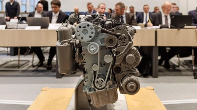 Vor dem OVG Schleswig wurde über die Genehmigung eines VW-Software-Updates in der Motorsteuerung durch das KBA verhandelt. (Foto: Markus Scholz/dpa)