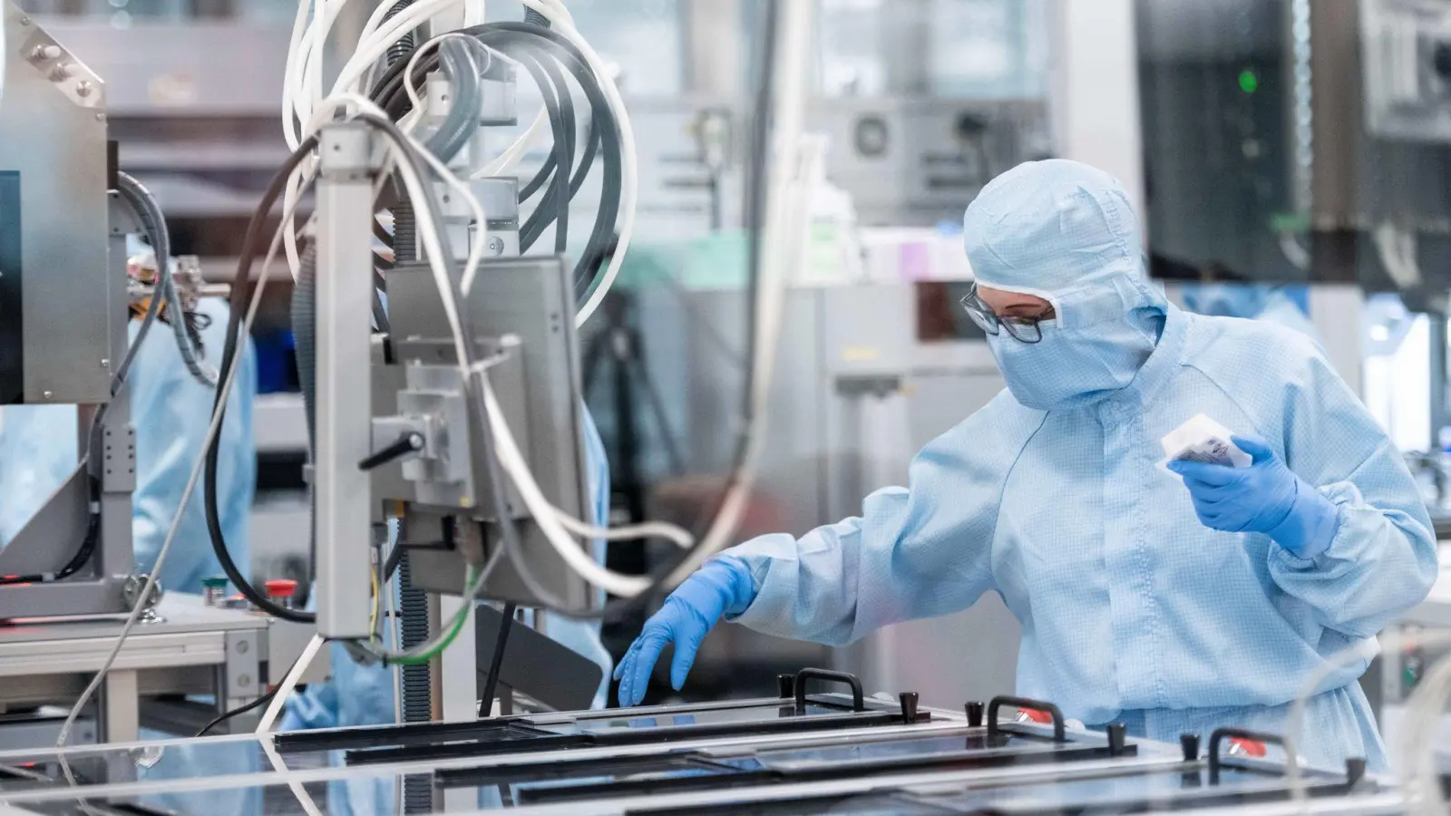 Der Finanzinvestor EGT hat ein Angebot für den Diagnostikkonzern Qiagen vorgelegt (Archivbild) (Foto: Fabian Strauch/dpa)