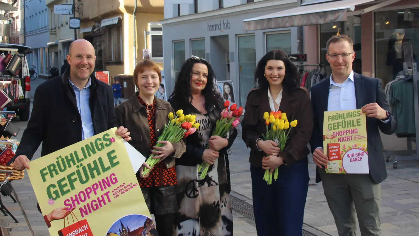 Freuen sich auf die erste Einkaufsnacht im März (von links): Daniel Stiegler (BGU), Elke Knöbl (Goldschmiede Knöbl), Manuela Trapp (Lustobjekte), Selina Herzog (Brücken-Center) und Christoph Albrecht (Wirtschaftsförderung Stadt Ansbach). (Foto: Robert Maurer)