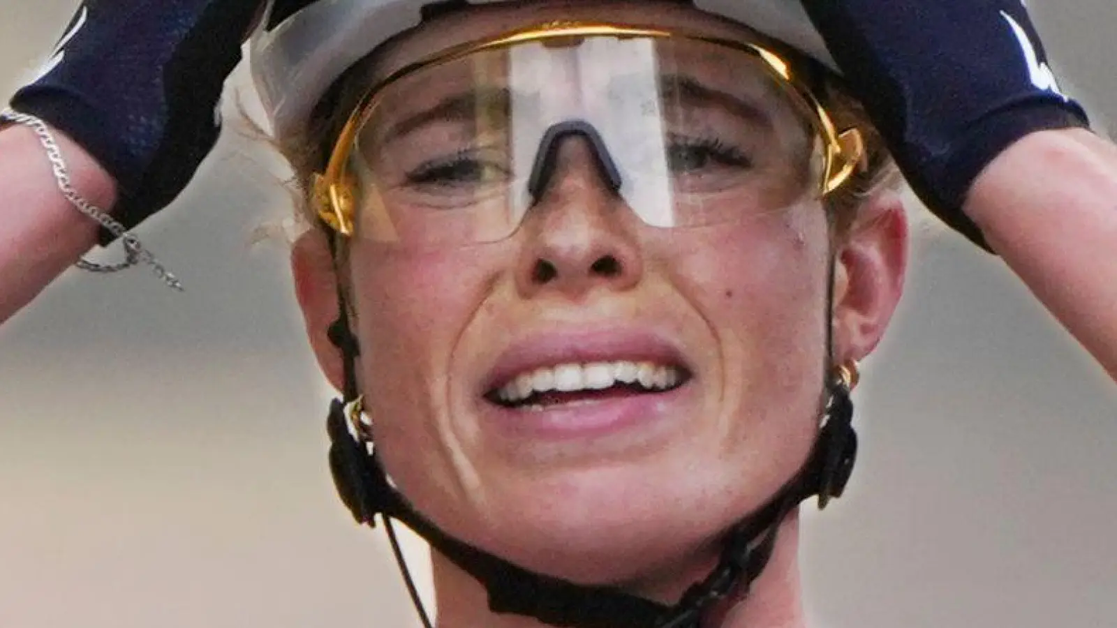 Demi Vollering sorgt für den nächsten niederländischen EM-Sieg. (Foto: Peter Dejong/AP/dpa)