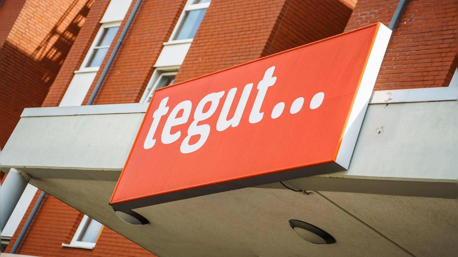 Tegut gehört seit 2013 zu Migros. Nun will der Konzern seine Filialen in Deutschland abstoßen. (Foto: Andreas Arnold/dpa)