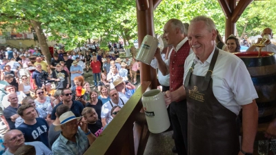 Mit dem Bieranstich am Musikpavillon wird die Kerwa in Neustadt traditionell eröffnet. (Archivbild: Mirko Fryska)