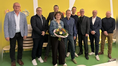 Sie beenden ihr Engagement für den Feuchtwanger Stadtrat: Dieter Wagner, Holger Giese, Angelika Beck, Martin Schneider, Wolfgang Hauf, Maximilian von Jacobs, Patrick Ruh, Friedrich Stark und Michael Köhnlein. (Foto: Martina Haas)