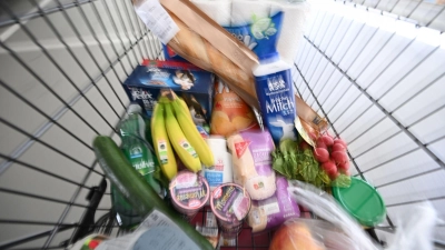 Lebensmittel sind laut Statistischem Bundesamt seit 2020 im Schnitt mehr als 35 Prozent teurer geworden. (Symbolbild) (Foto: Bernd Weißbrod/dpa)