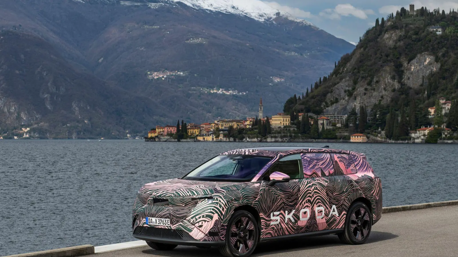 Elektrisches Flaggschiff: Der Skoda Peaq wird als CO2-neutrale Alternative zum Kodiaq positioniert und soll ab Herbst zu einem Grundpreis von rund 50.000 Euro erhältlich sein. (Foto: Škoda Auto/dpa-tmn)