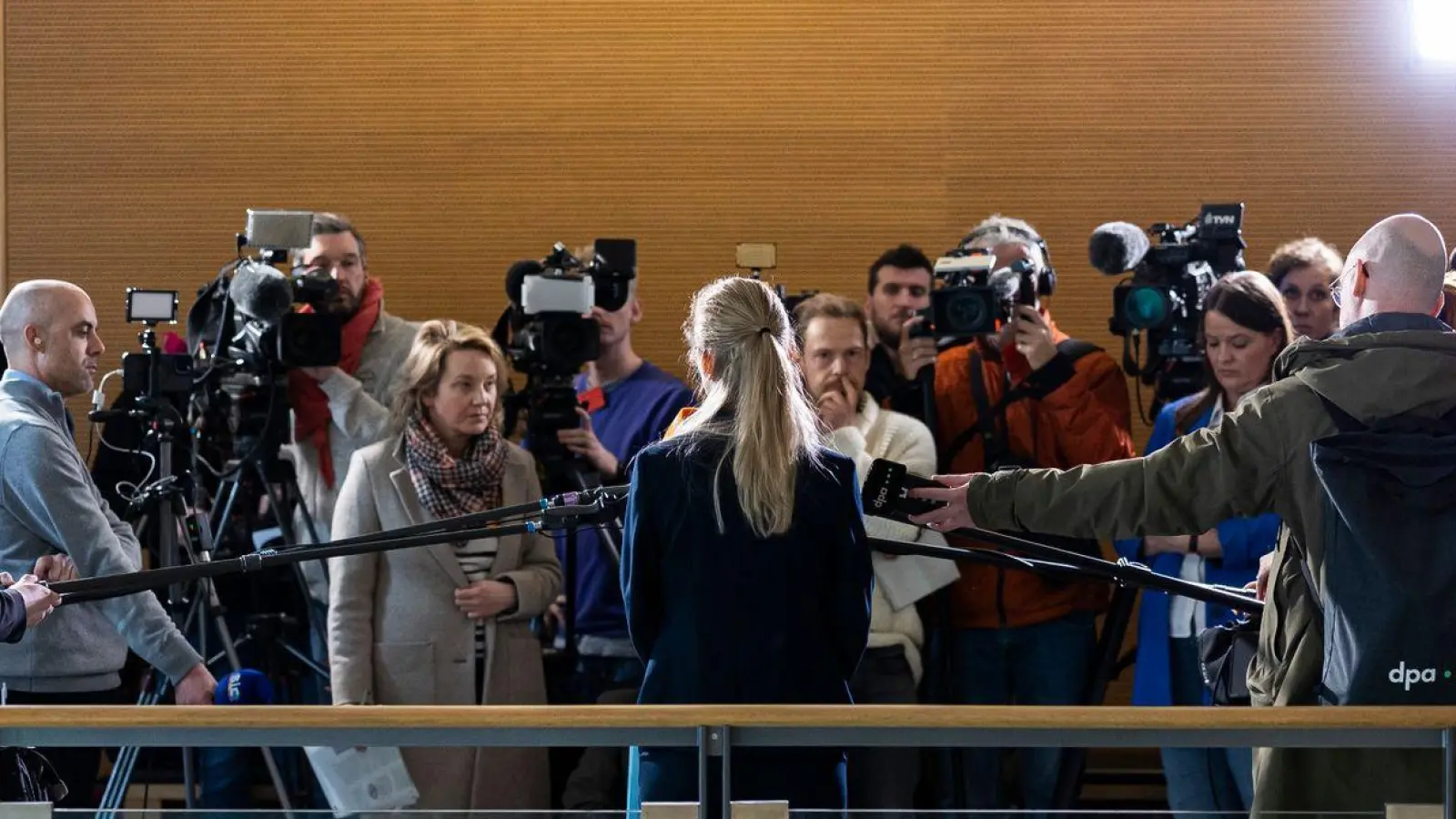 Christian B. werden drei Fälle schwerer Vergewaltigung und zwei Fälle des sexuellen Missbrauchs von Kindern in Portugal vorgeworfen. (Foto: Michael Matthey/dpa)