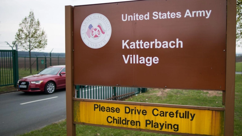 Ein in Katterbach stationierter US-Soldat wurde nach einem tödlichen Verkehrsunfall unehrenhaft aus der Armee entlassen. (Symbolbild: picture alliance/Daniel Karmann/dpa)