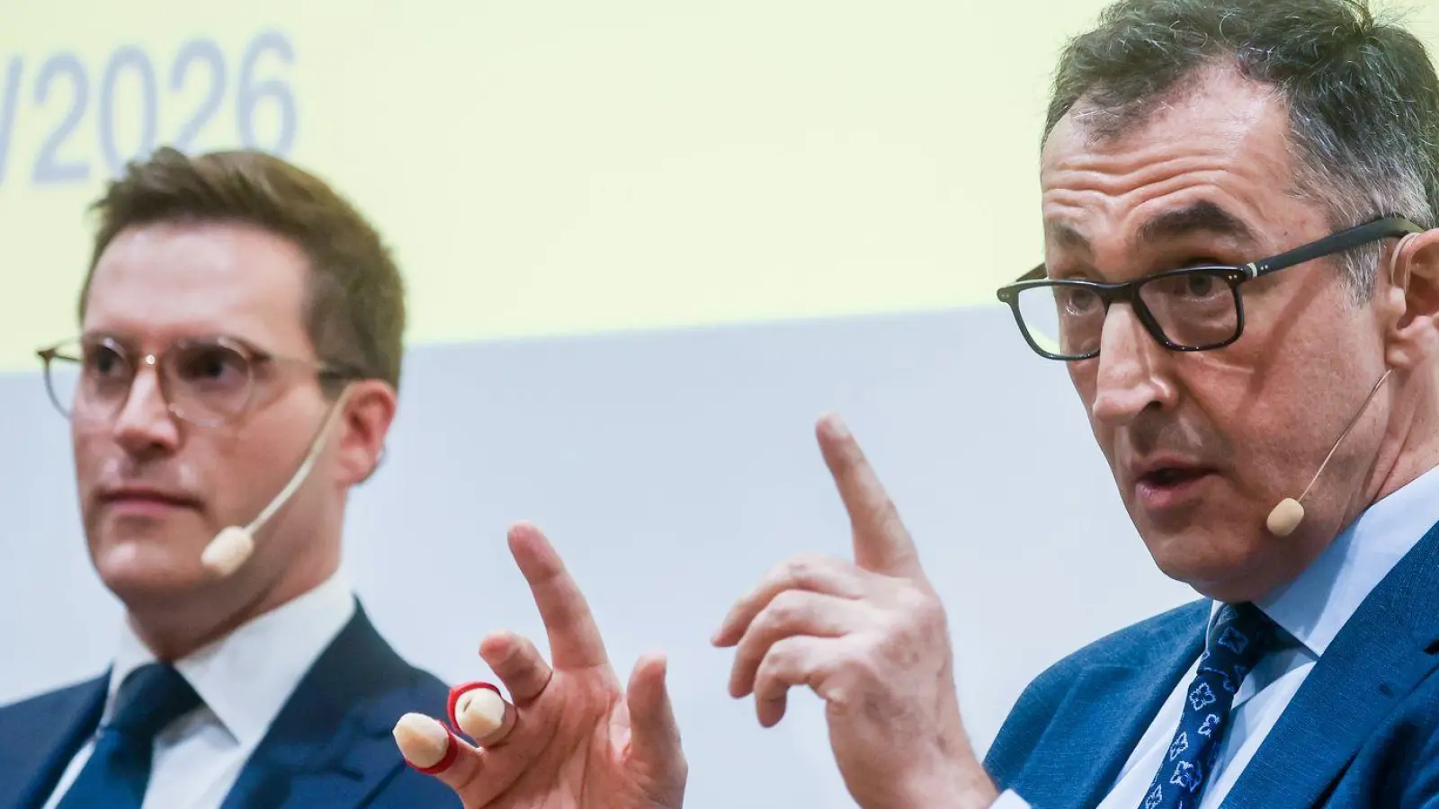 Immer kleiner wurde der Abstand zwischen Özdemir und Hagel. (Archivbild) (Foto: Christoph Schmidt/dpa)