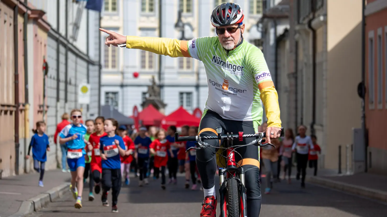 Der Sparkassenlauf 2025 in der Altstadt von Ansbach. (Foto: René Chlopotowski)