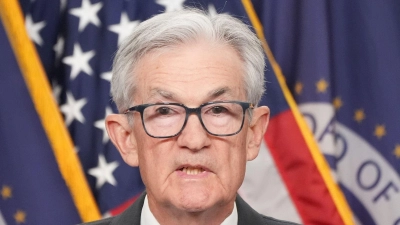 Die US-Notenbank Federal Reserve um den Vorsitzenden Jerome Powell hat erneut den Leitzins gesenkt. (Foto: Jacquelyn Martin/AP/dpa)