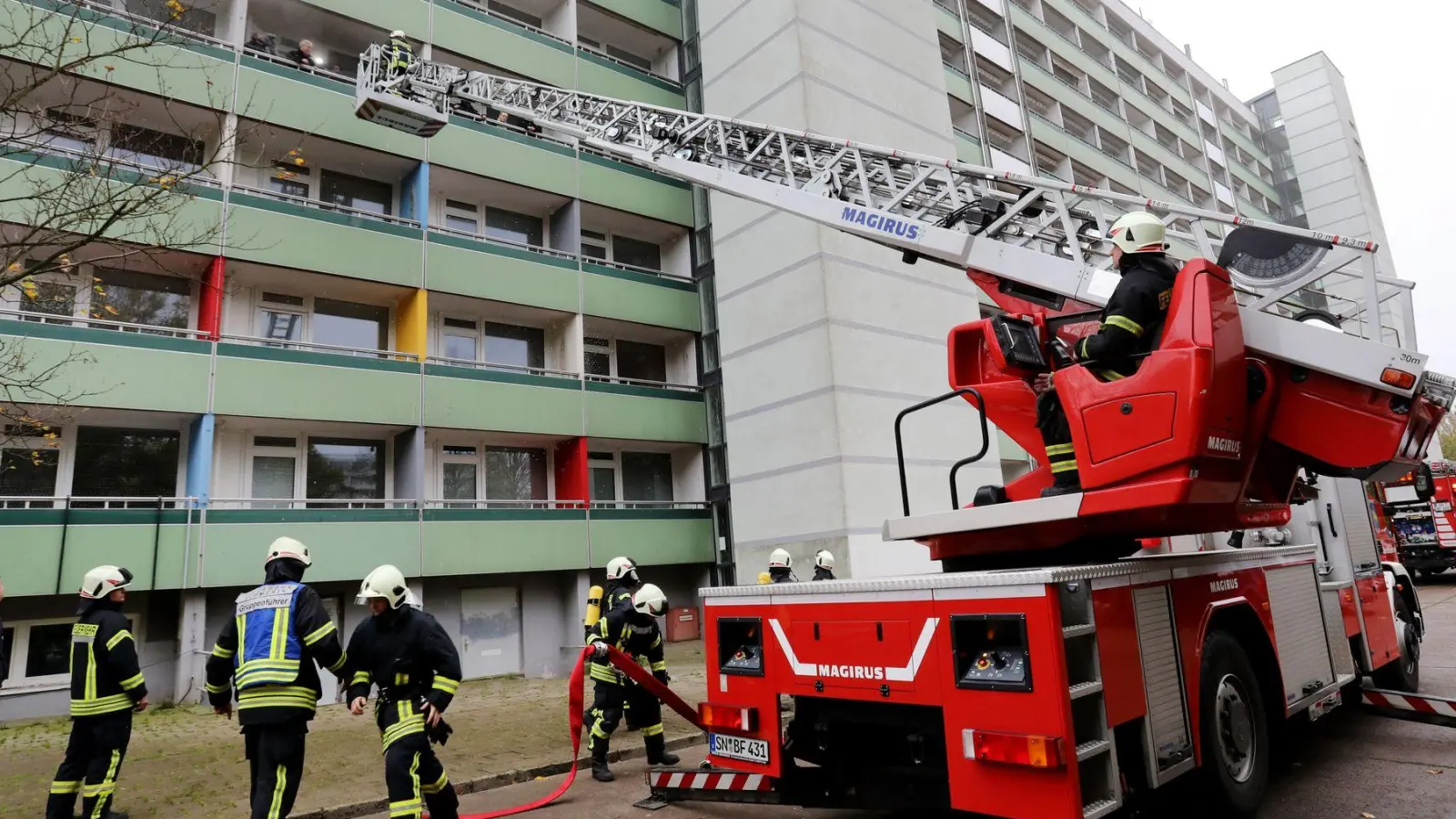 Flucht statt Löschversuch: Bei einem Brand zählt jede Sekunde, um sich in Sicherheit zu bringen.  (Foto: Bernd Wüstneck/dpa/dpa-tmn)
