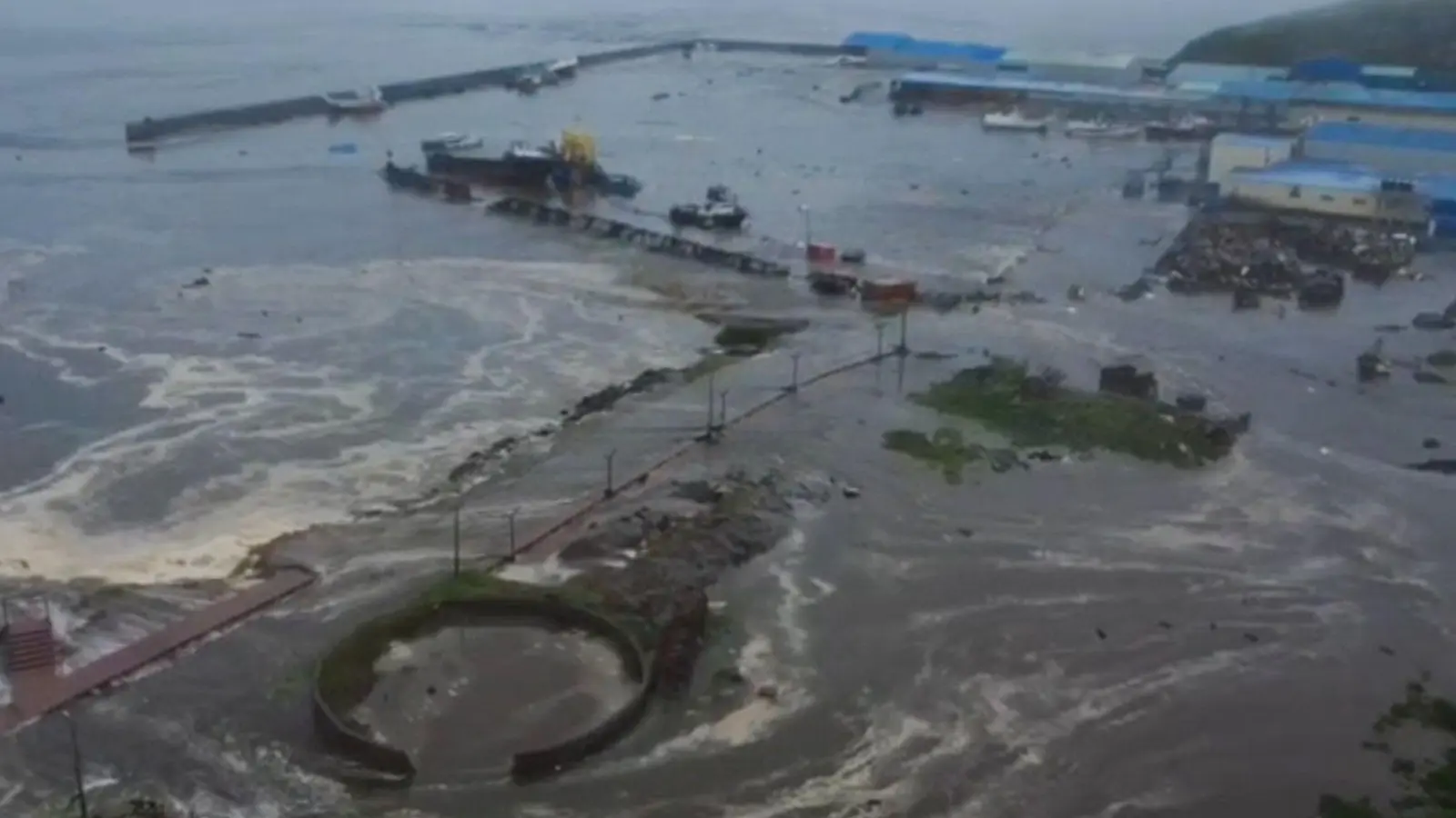 In Russlands Fernem Osten haben Aufräumarbeiten begonnen. (Foto: ---/The Telegram Channel Of The Kamc/TASS/ZUMA Press/dpa)