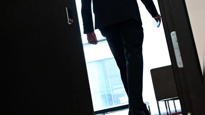 Wer aus Wut spontan kündigt, muss in aller Regel auch mit der Entscheidung leben. (Foto: Arne Dedert/dpa/dpa-tmn)