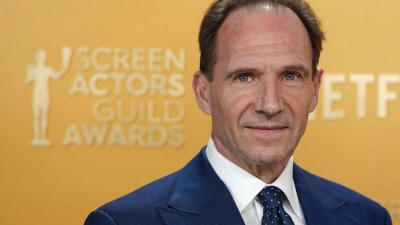 Ralph Fiennes spielt die Hauptrolle in „28 Years Later: The Bone Temple“. (Archivbild) (Foto: Jordan Strauss/Invision via AP/dpa)