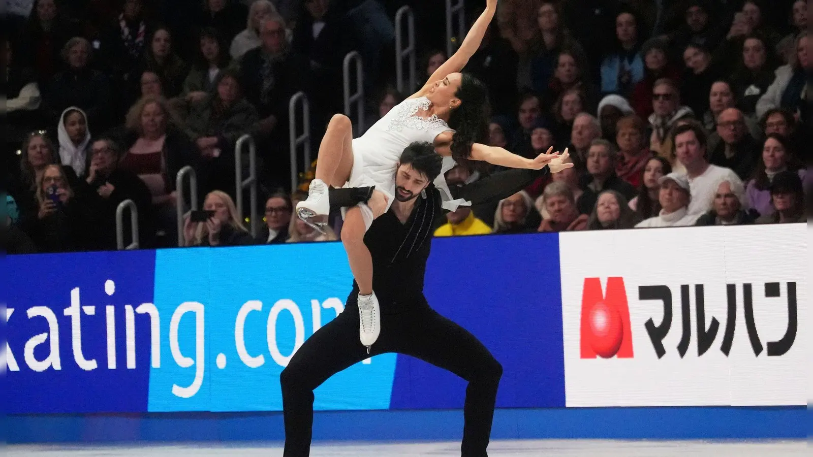 Jennifer Janse van Rensburg und Benjamin Steffan wurden bei der Nebelhorn Trophy Vierter. (Foto: Charles Krupa/AP/dpa)