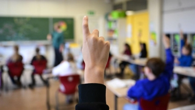 Die Aktivistin Lisa Poettinger wurde endgültig nicht zum Referendariat zugelassen. (Symbolbild) (Foto: Bernd Weißbrod/dpa)