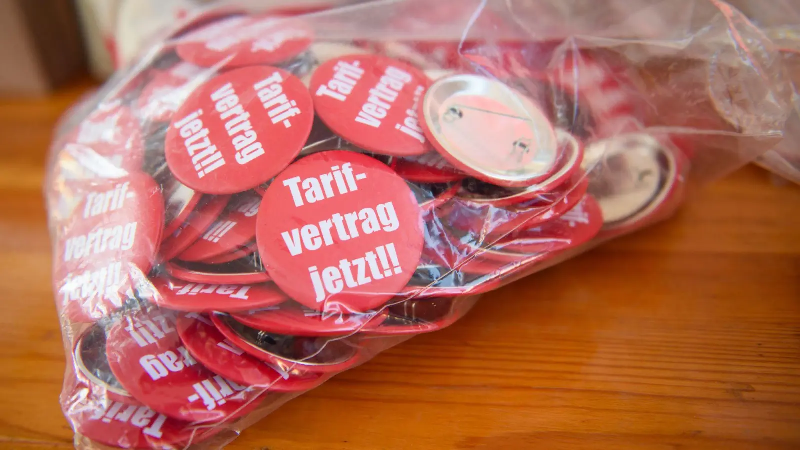 Die Gewerkschaften kämpfen für mehr Tarifverträge in Deutschland (Symbolbild)) (Foto: Gregor Fischer/dpa)