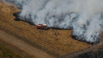 Der Klimawandel führt Fachleuten zufolge dazu, dass brandfördernde Bedingungen häufiger auftreten. (Foto: Baz Ratner/Pool AP/dpa)