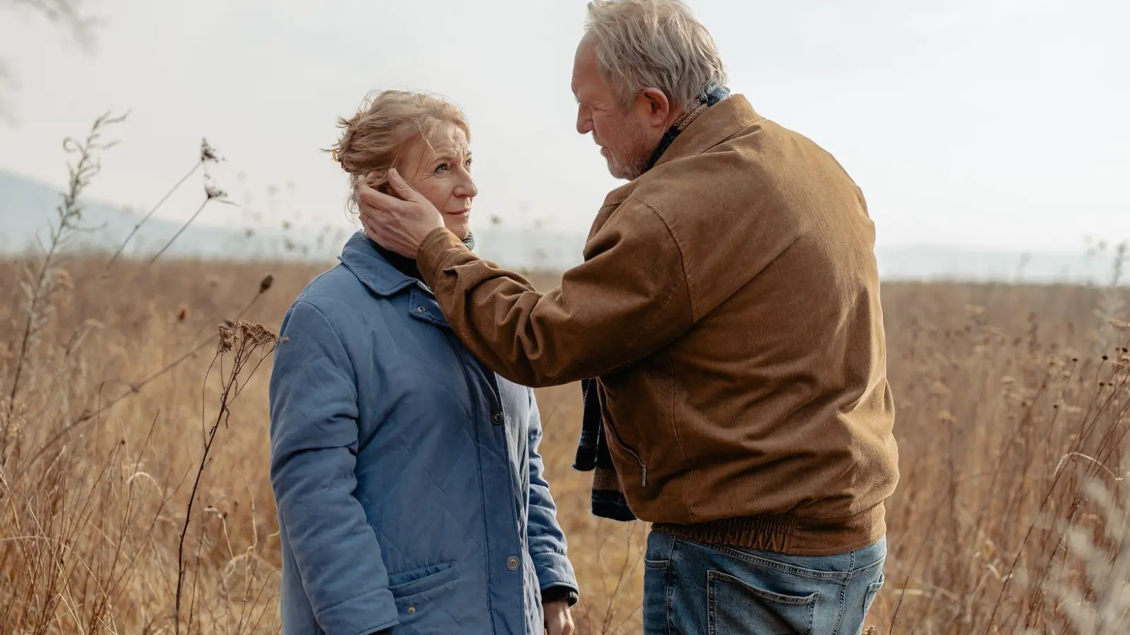 Hanne versucht zunächst verzweifelt, Kurt wieder loszuwerden. (Foto: -/Filmwelt/dpa)