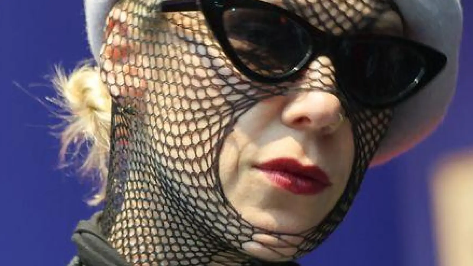 Rori ist nach eigener Aussage glücklich darüber, dass die Ausstellung „Sex Work“ in der Bundeskunsthalle ein so differenziertes Bild von Sexarbeit zeichnet. (Foto: Oliver Berg/dpa)